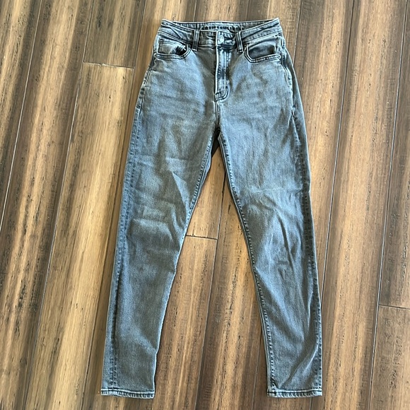 American Eagle 00 - Picture 1 of 6